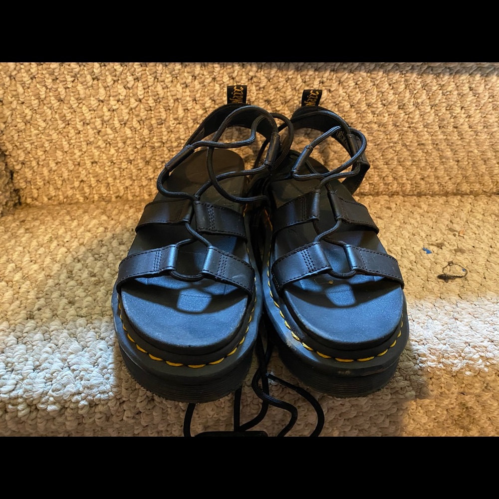 Doc Martin Natilla lace up black sandals!